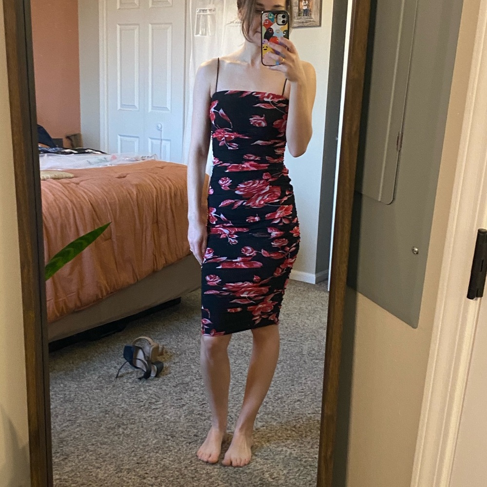 NWT Macys Bodycon Ruched Floral Dress -XXS - Picture 8 of 8